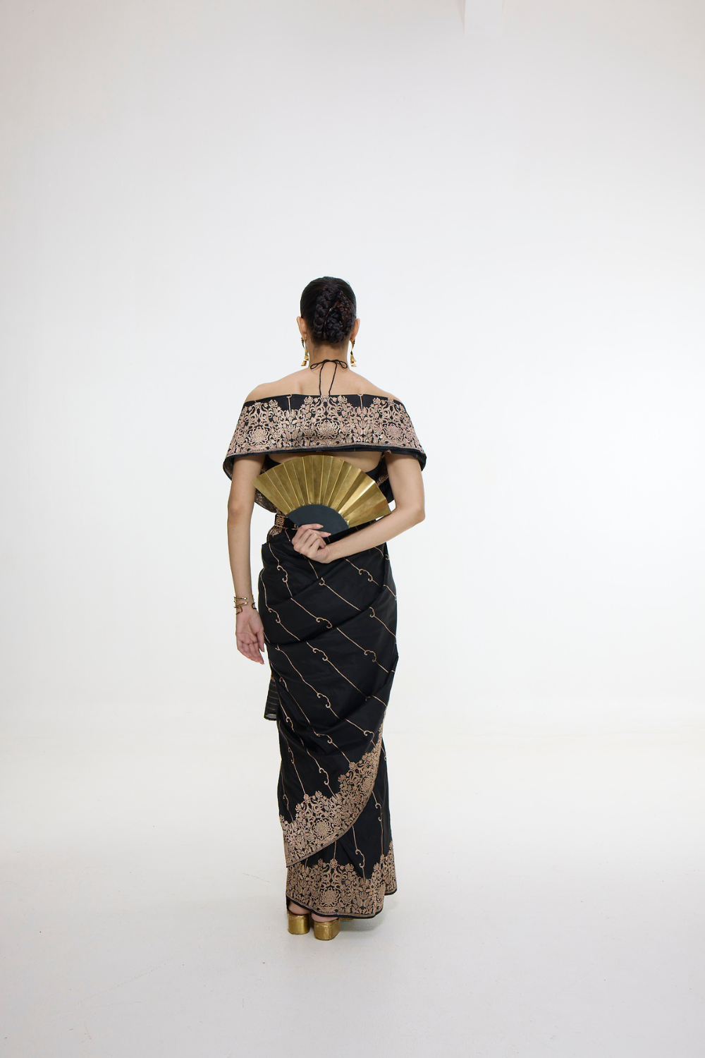 Handwoven Black Mashroo Silk Saree