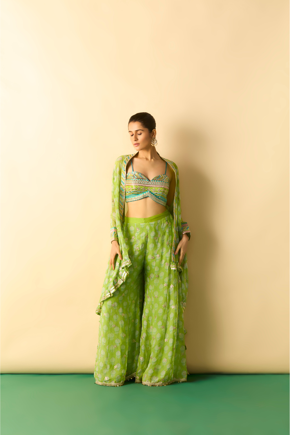Dharika Cape Set