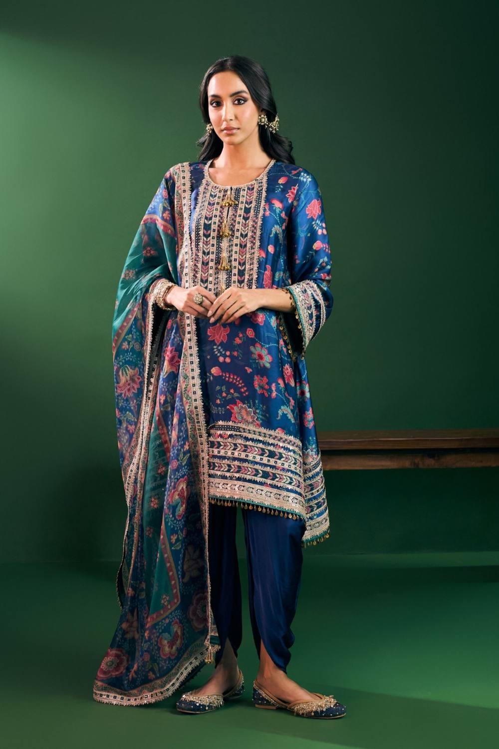 Sahi Cupro Satin Printed Navy Kurta with Navy Salwar Set