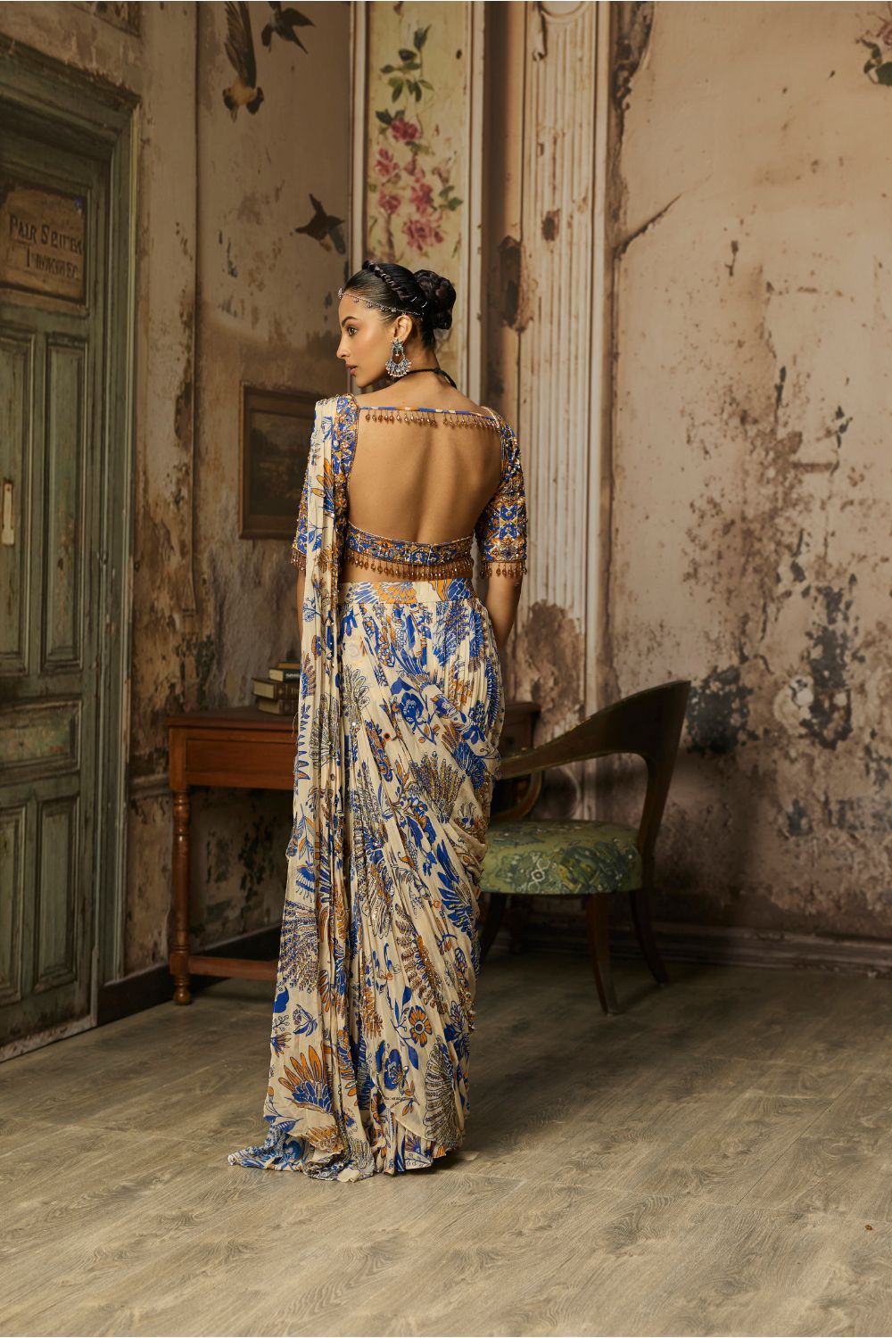IVORY PRINTED AND HIGHLIGHTED TIERED SKIRT SAREE SET