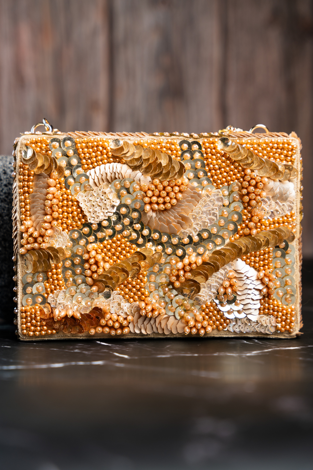Sequinned Kasse Rustic