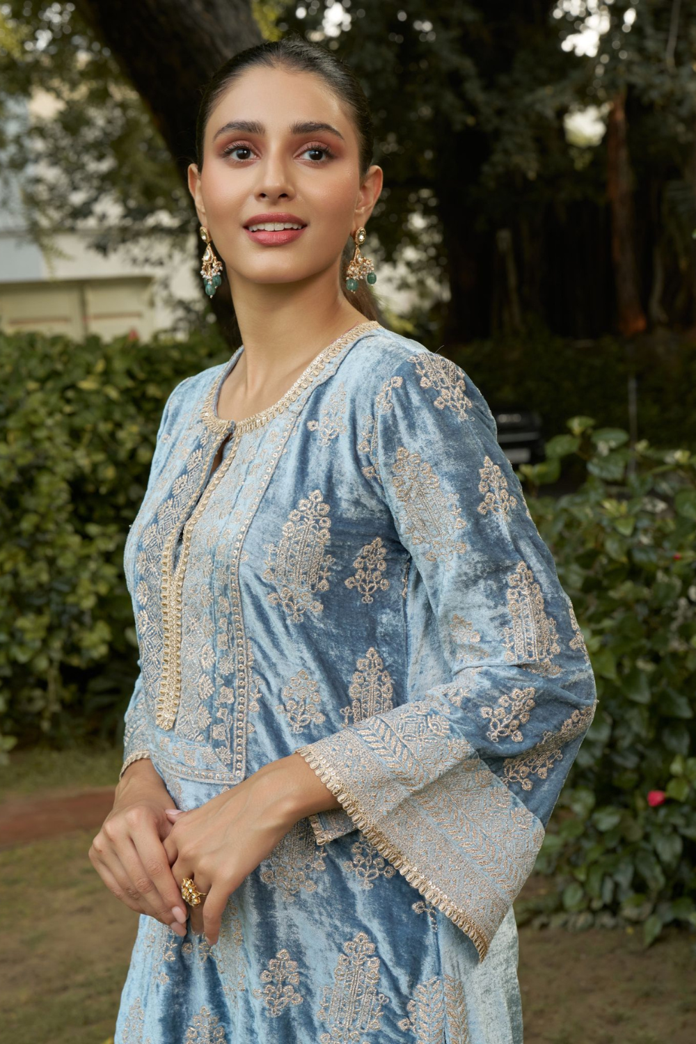 Velvet Sargam Steel Blue Kurta Set With Viscose Glass Organza Steel Blue Sargam Dupatta