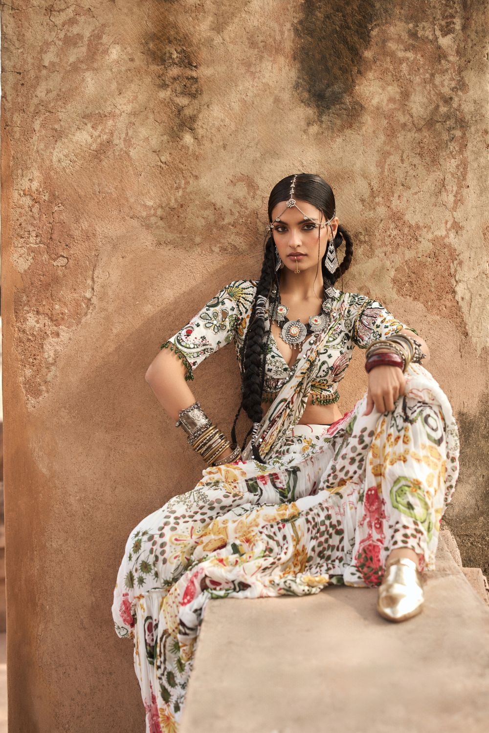 IVORY PRINT AND HIGHLIGHTED TIERED SKIRT SAREE SET