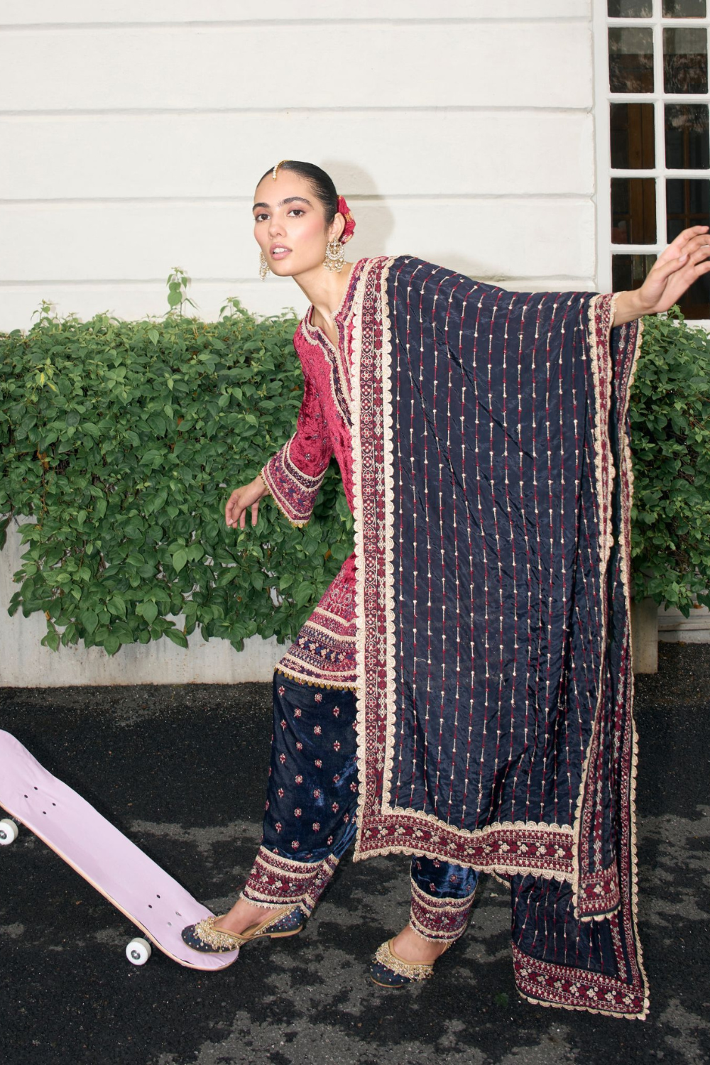 Velvet Wine Tami Kurta Set With Viscose Glass Organza Navy Tami Dupatta