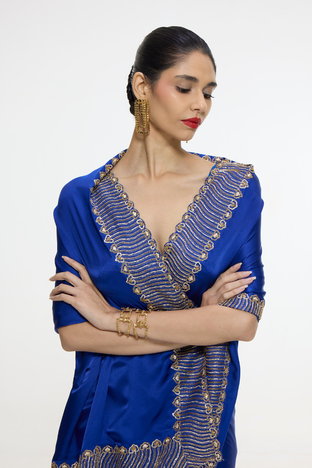 Handwoven Marine Blue Mashroo Silk Saree with Embroidered Border