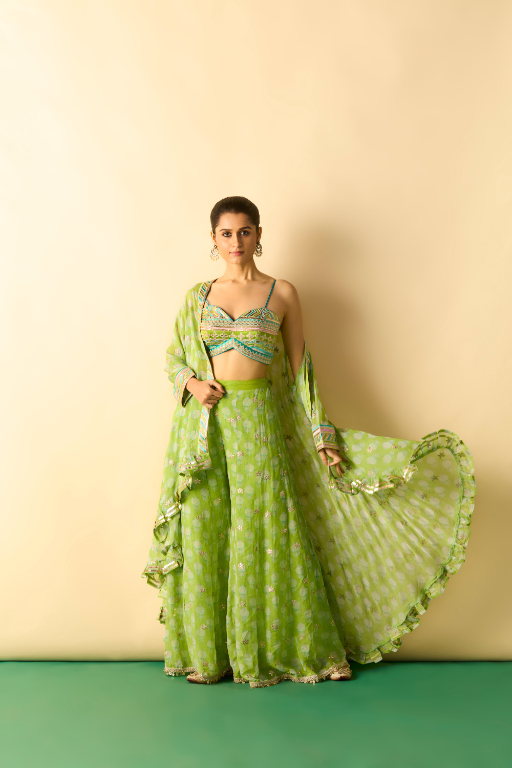 Dharika Cape Set