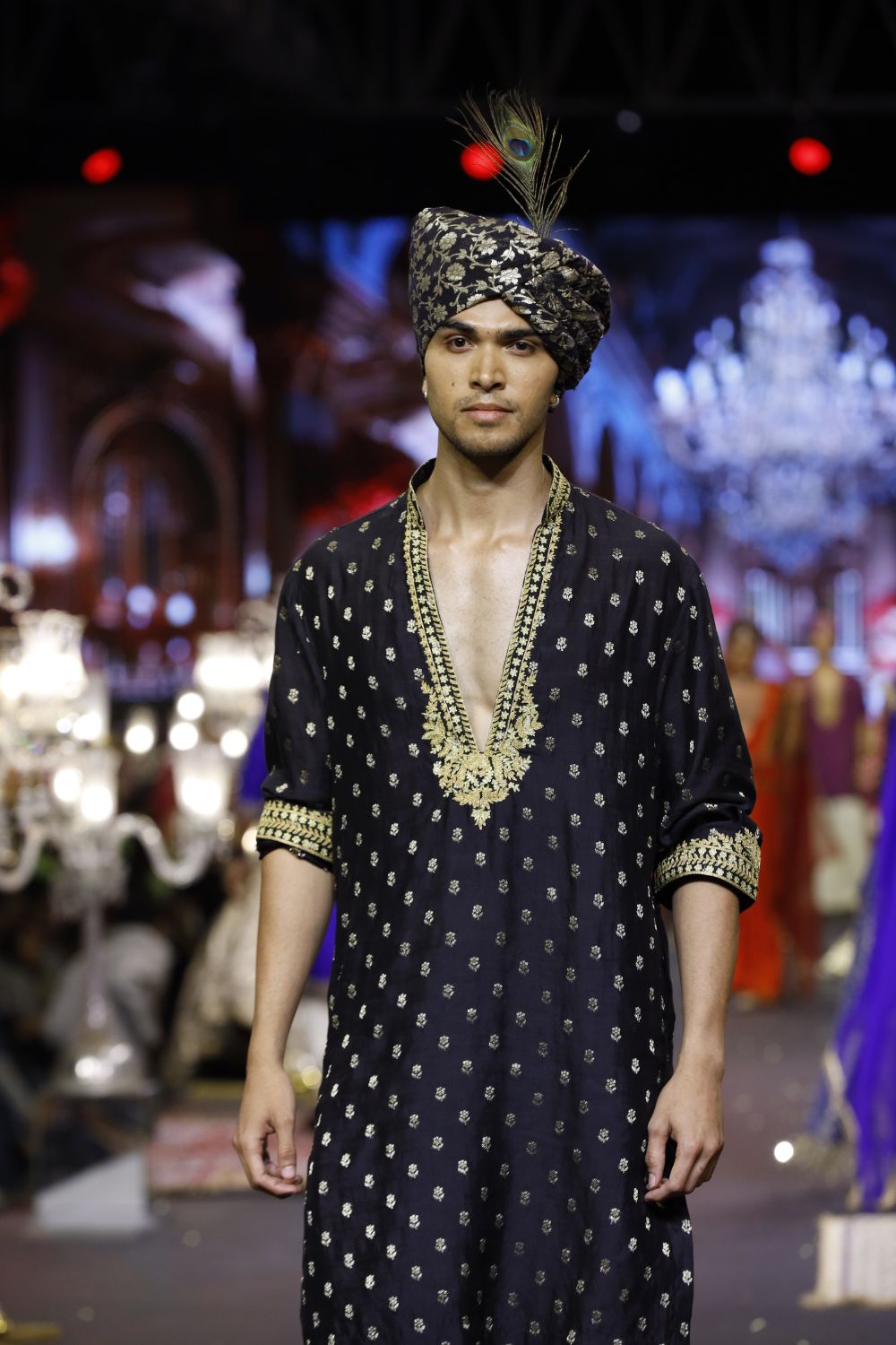 Zarvansh Noir Kurta Set