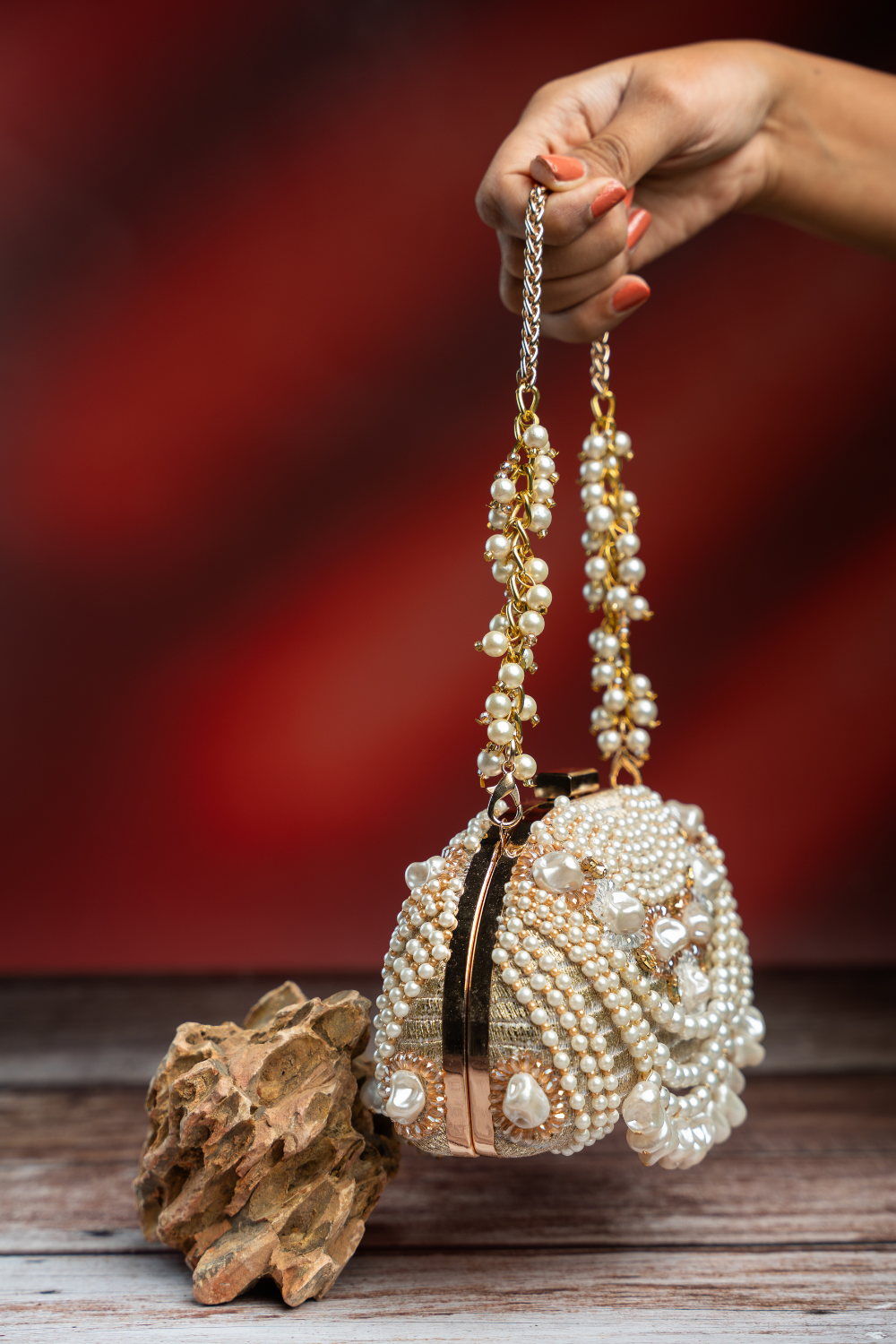 Pearl Adorn Kasse Gold