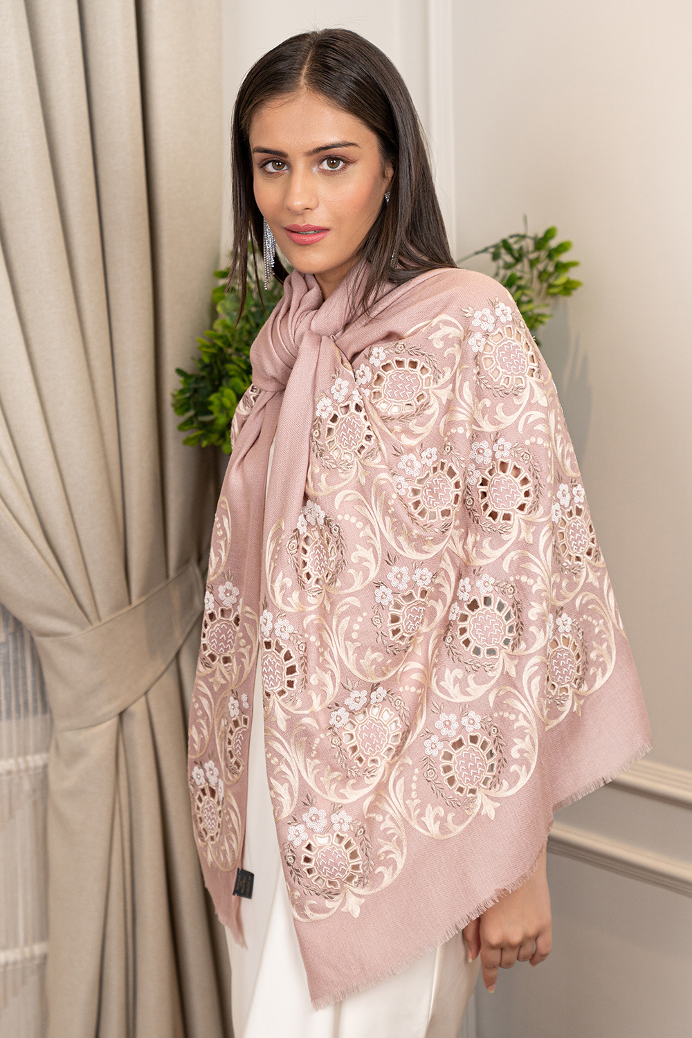 Floral Crest | Embroidered Wool Silk Stole – Pale Mauve