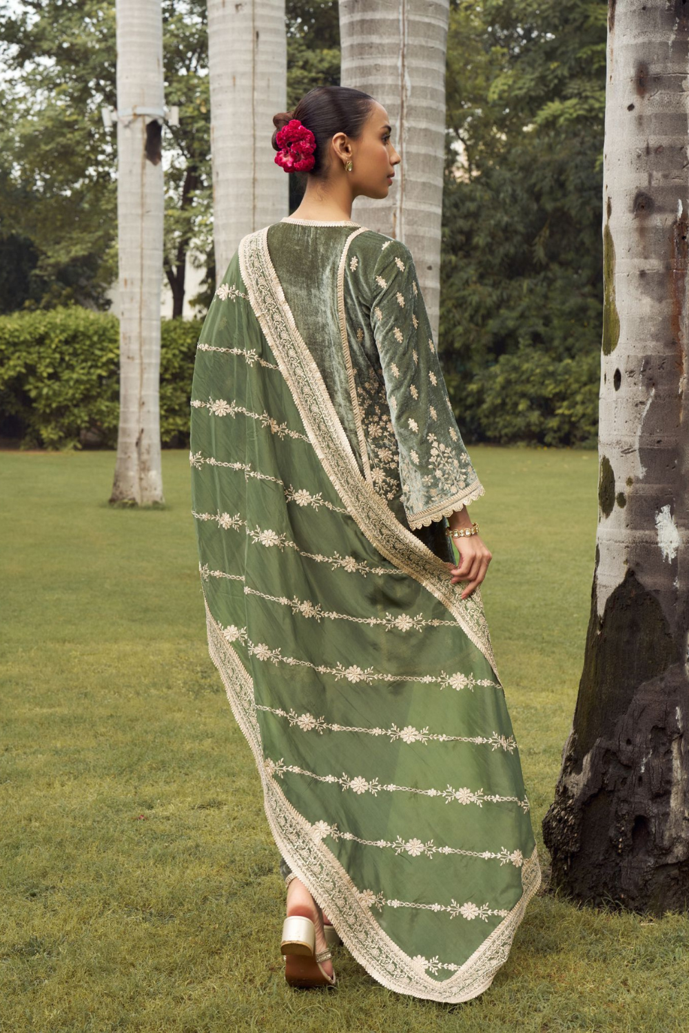 Velvet Shayari Olive Green Kurta Set With Banarsi Stripe Pani Gold Olive Green Shayari Dupatta