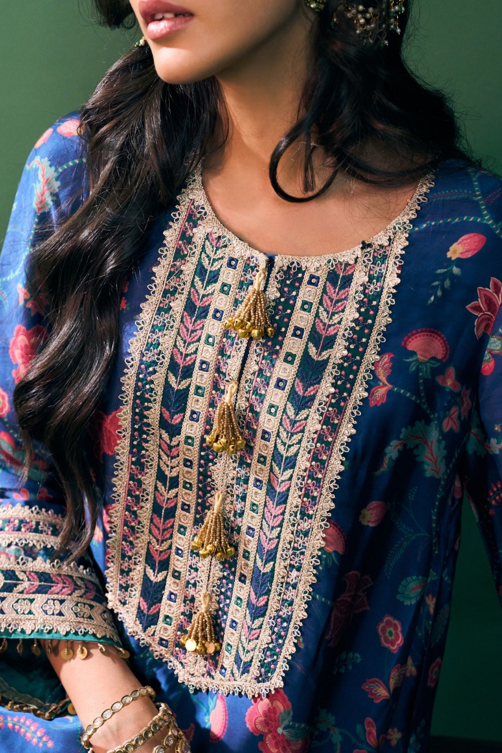 Sahi Cupro Satin Printed Navy Kurta with Navy Salwar Set