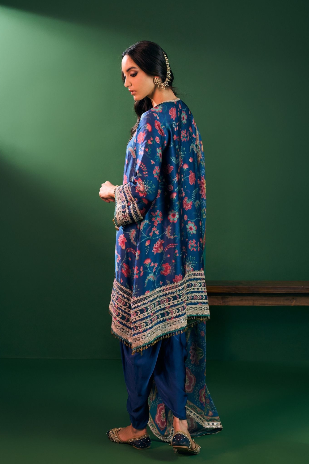 Sahi Cupro Satin Printed Navy Kurta with Navy Salwar Set