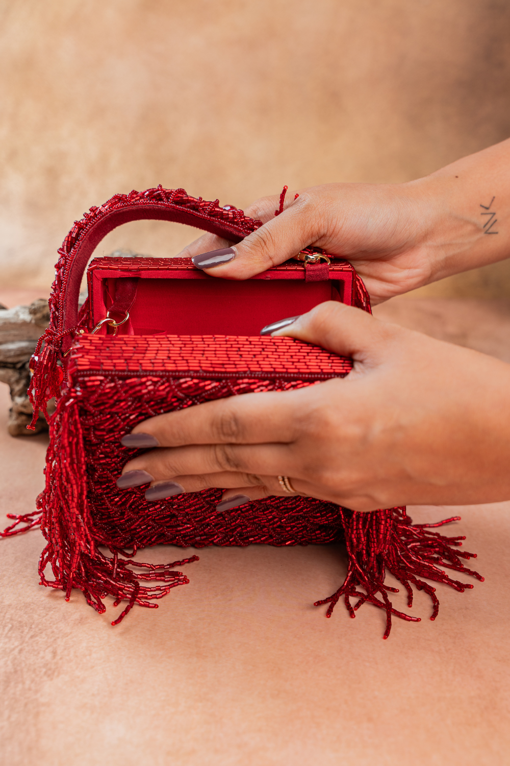 Weave Fringe Kasse Maroon