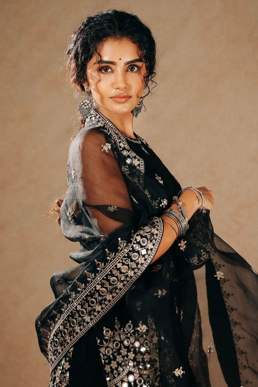 Anupama Parameswaran in Yukta Sharara Set