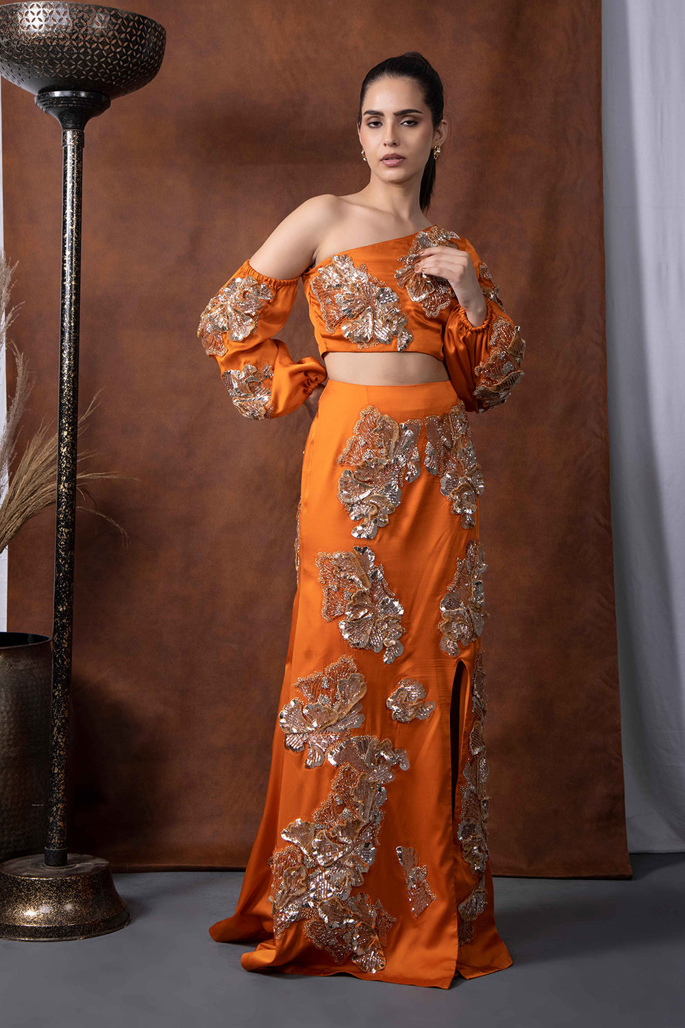 Arjwan Offshoulder top