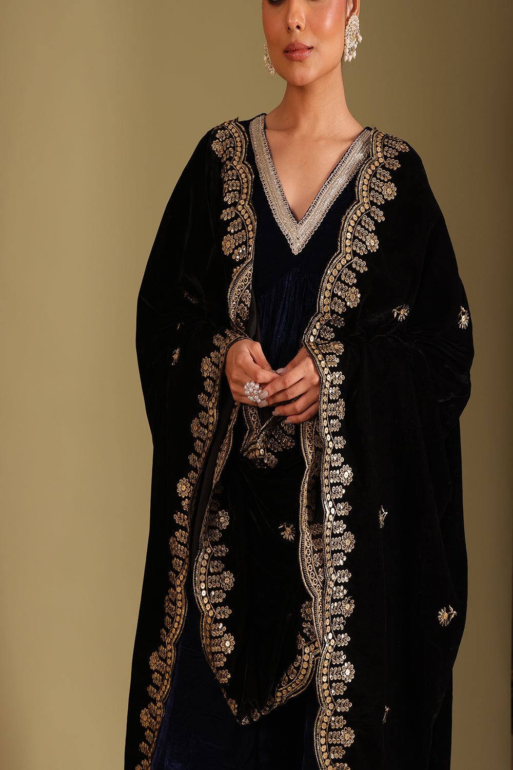 Noor-E-Zar Navy Blue Velvet Kurta with velvet pants and Shawl - Set of 3